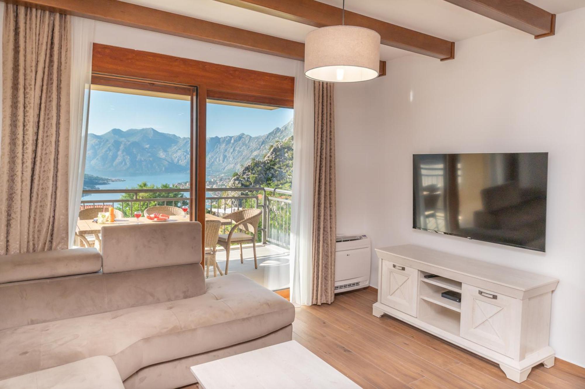 Red Hill Apartment Kotor Ngoại thất bức ảnh