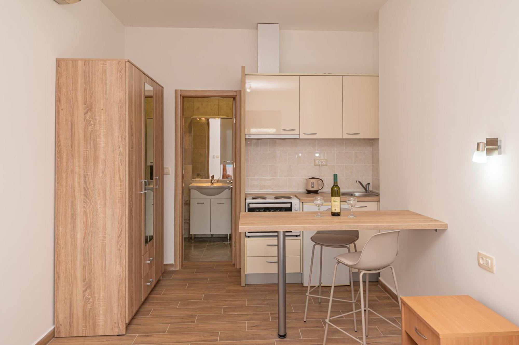 Red Hill Apartment Kotor Ngoại thất bức ảnh