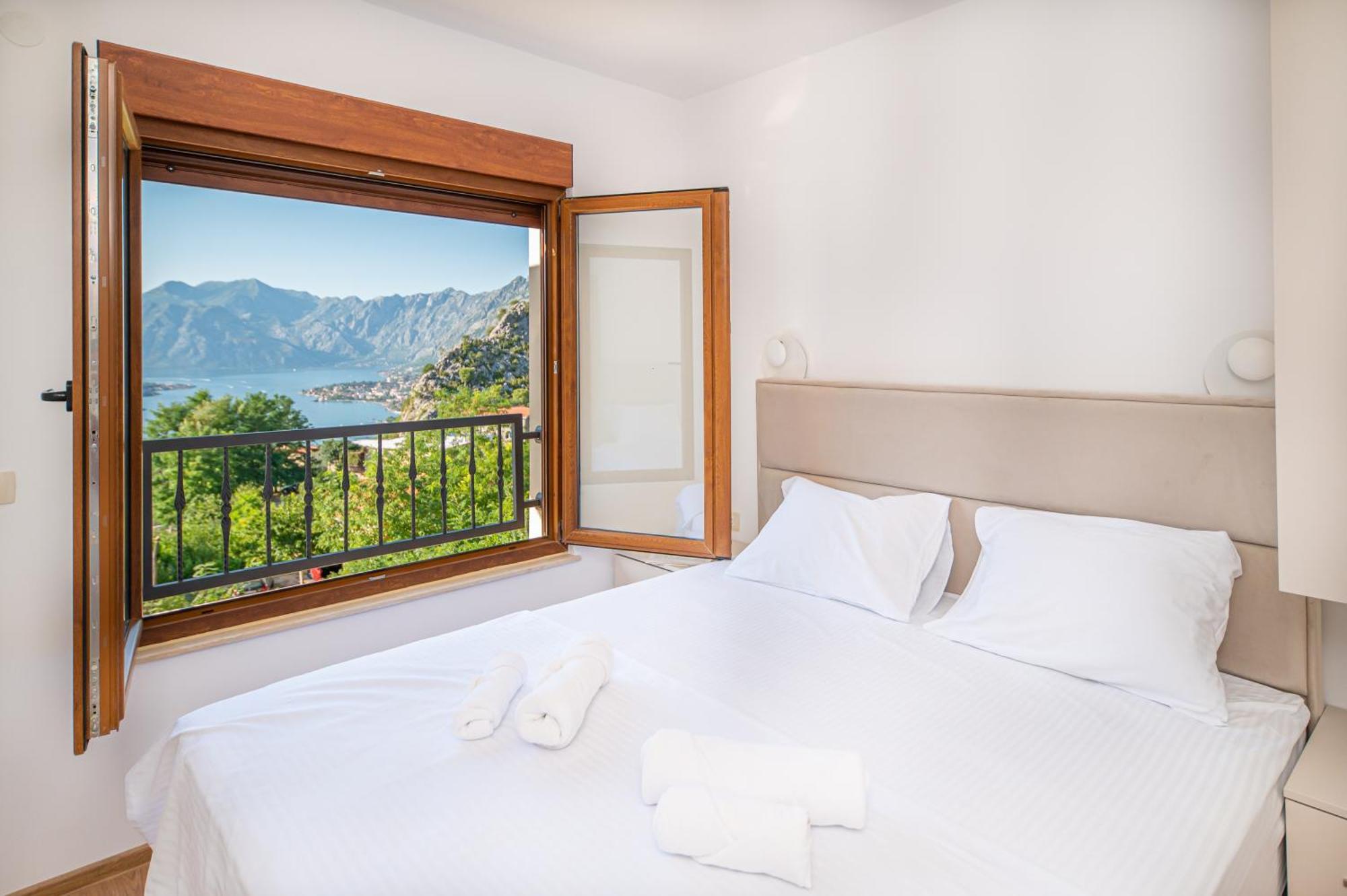 Red Hill Apartment Kotor Ngoại thất bức ảnh