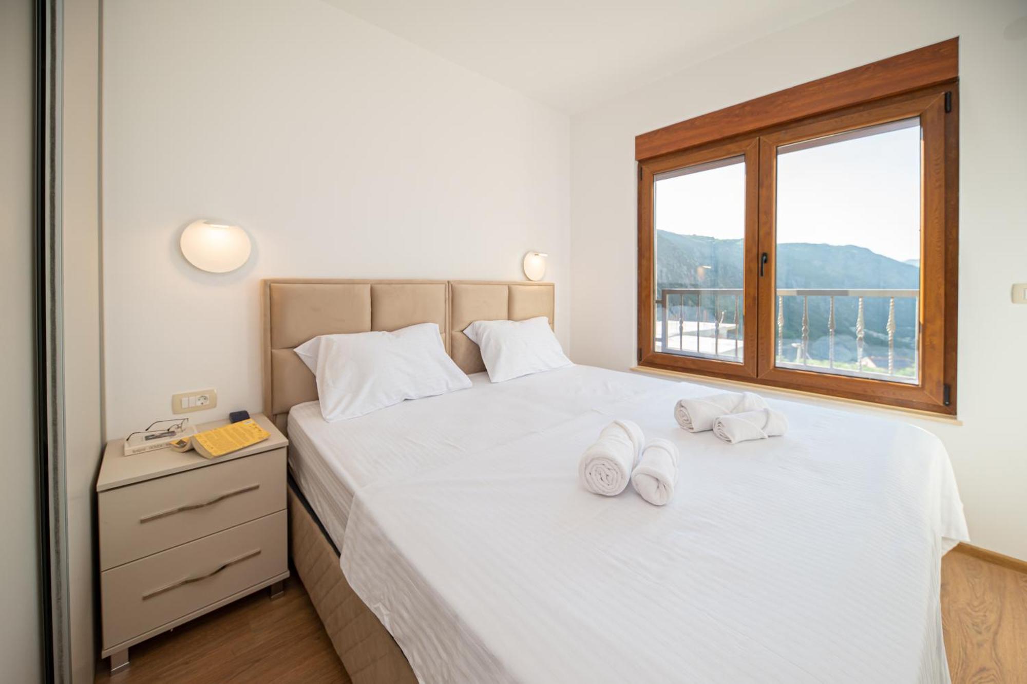 Red Hill Apartment Kotor Ngoại thất bức ảnh