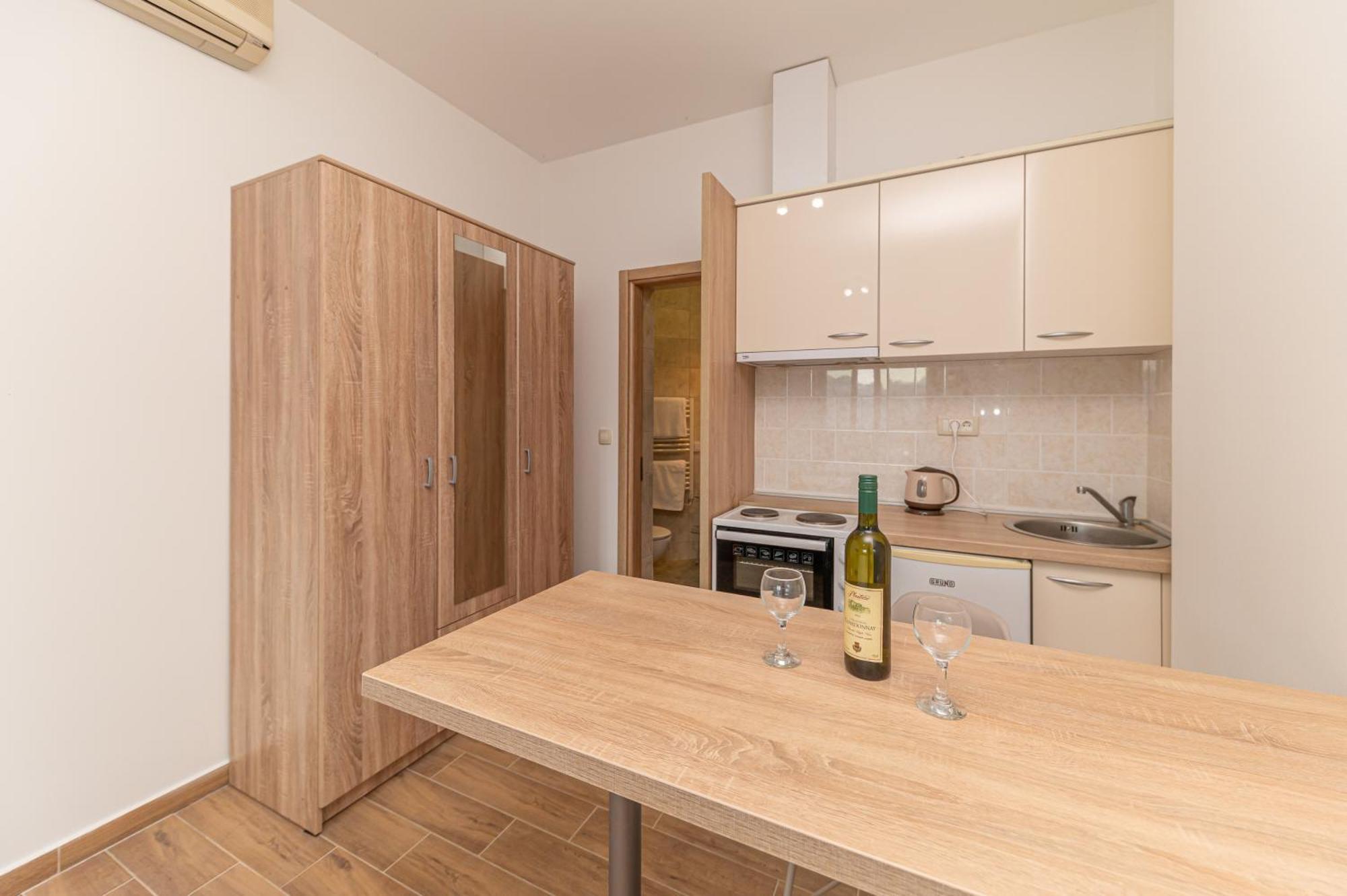 Red Hill Apartment Kotor Ngoại thất bức ảnh