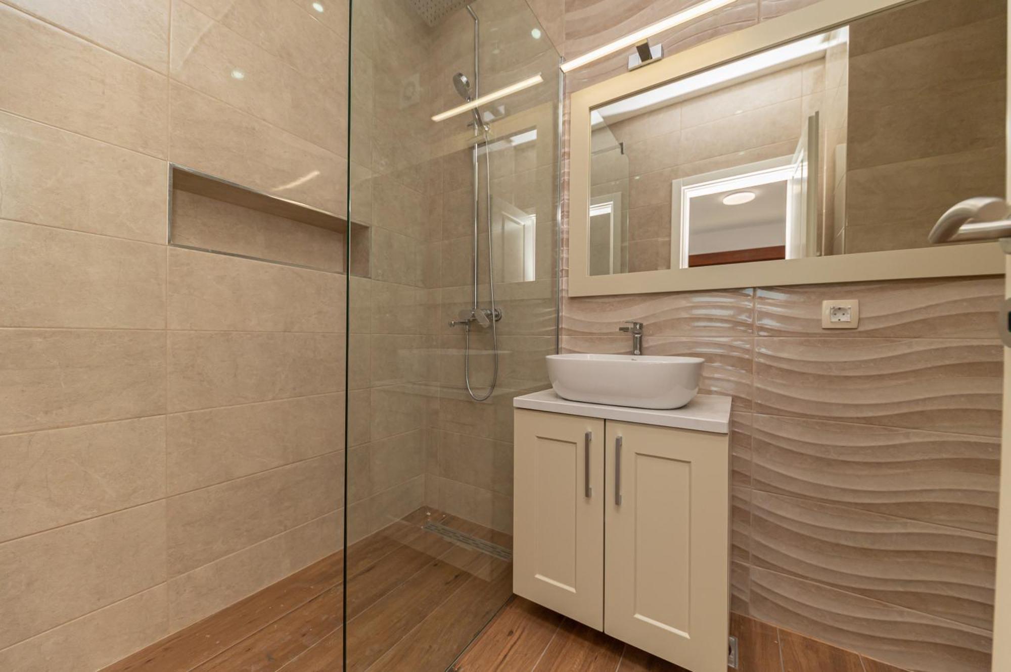 Red Hill Apartment Kotor Ngoại thất bức ảnh