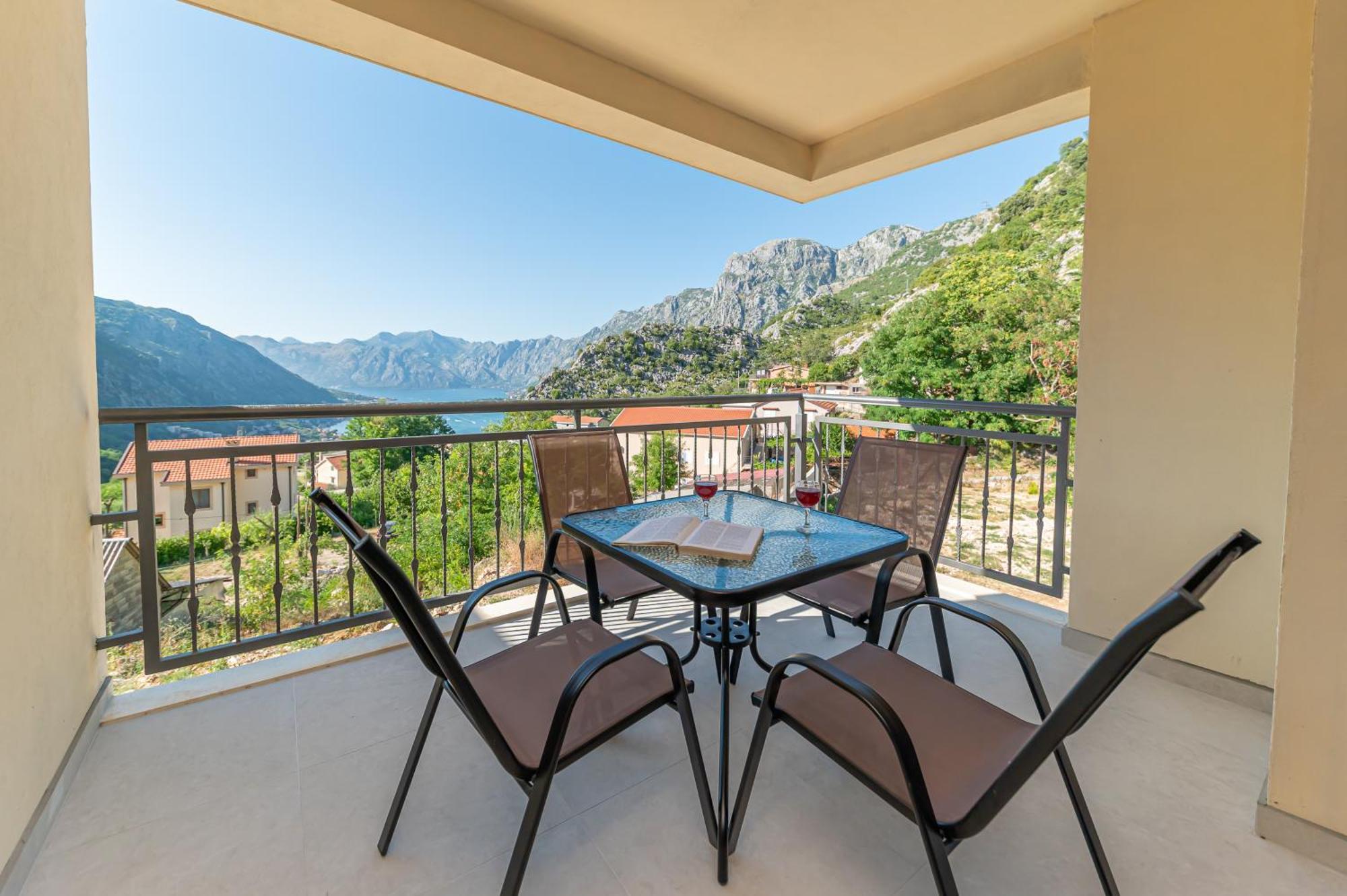 Red Hill Apartment Kotor Ngoại thất bức ảnh