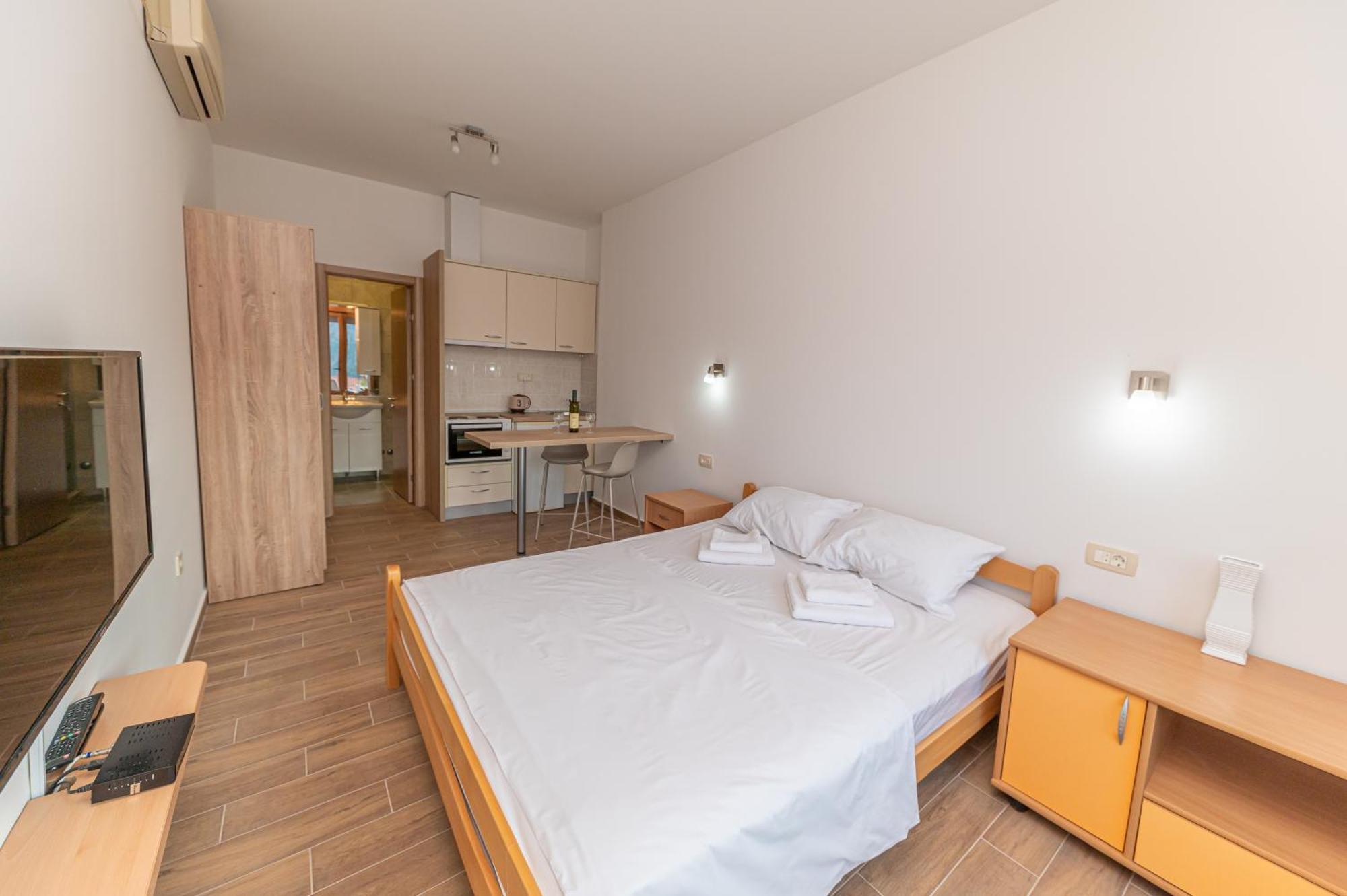 Red Hill Apartment Kotor Ngoại thất bức ảnh