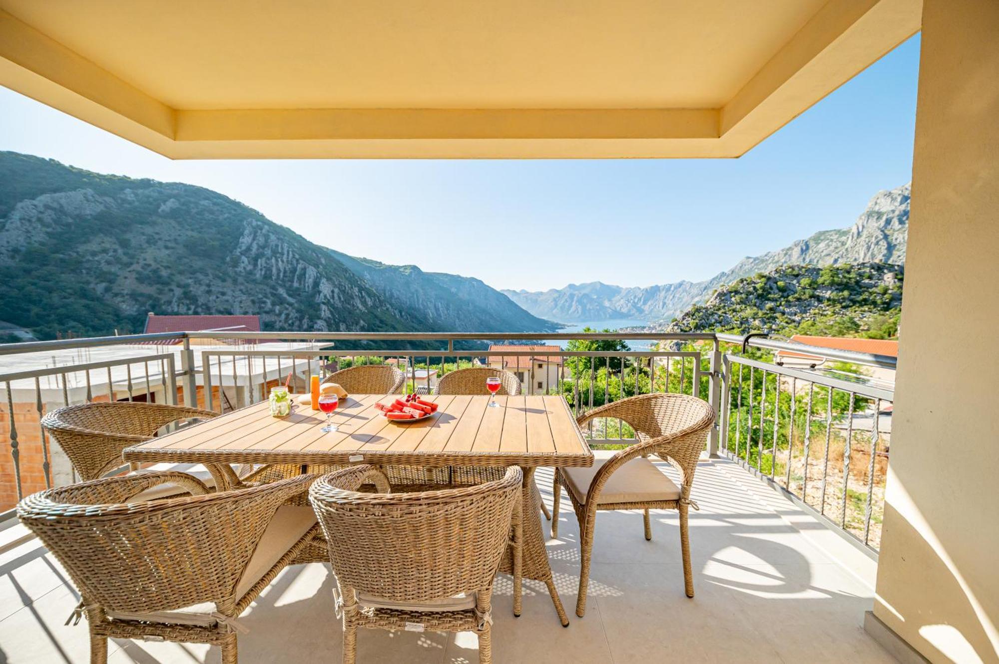 Red Hill Apartment Kotor Ngoại thất bức ảnh