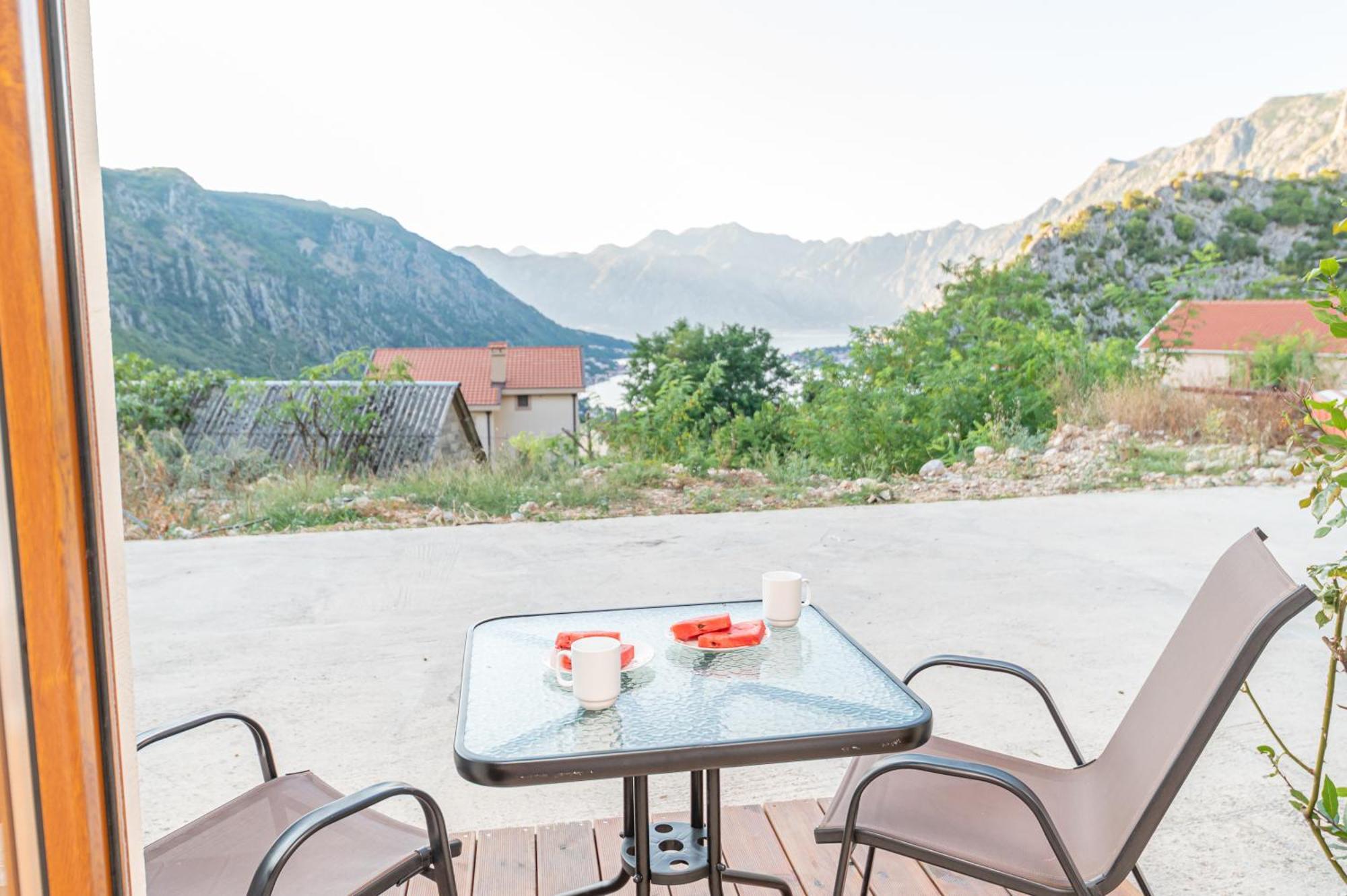 Red Hill Apartment Kotor Ngoại thất bức ảnh