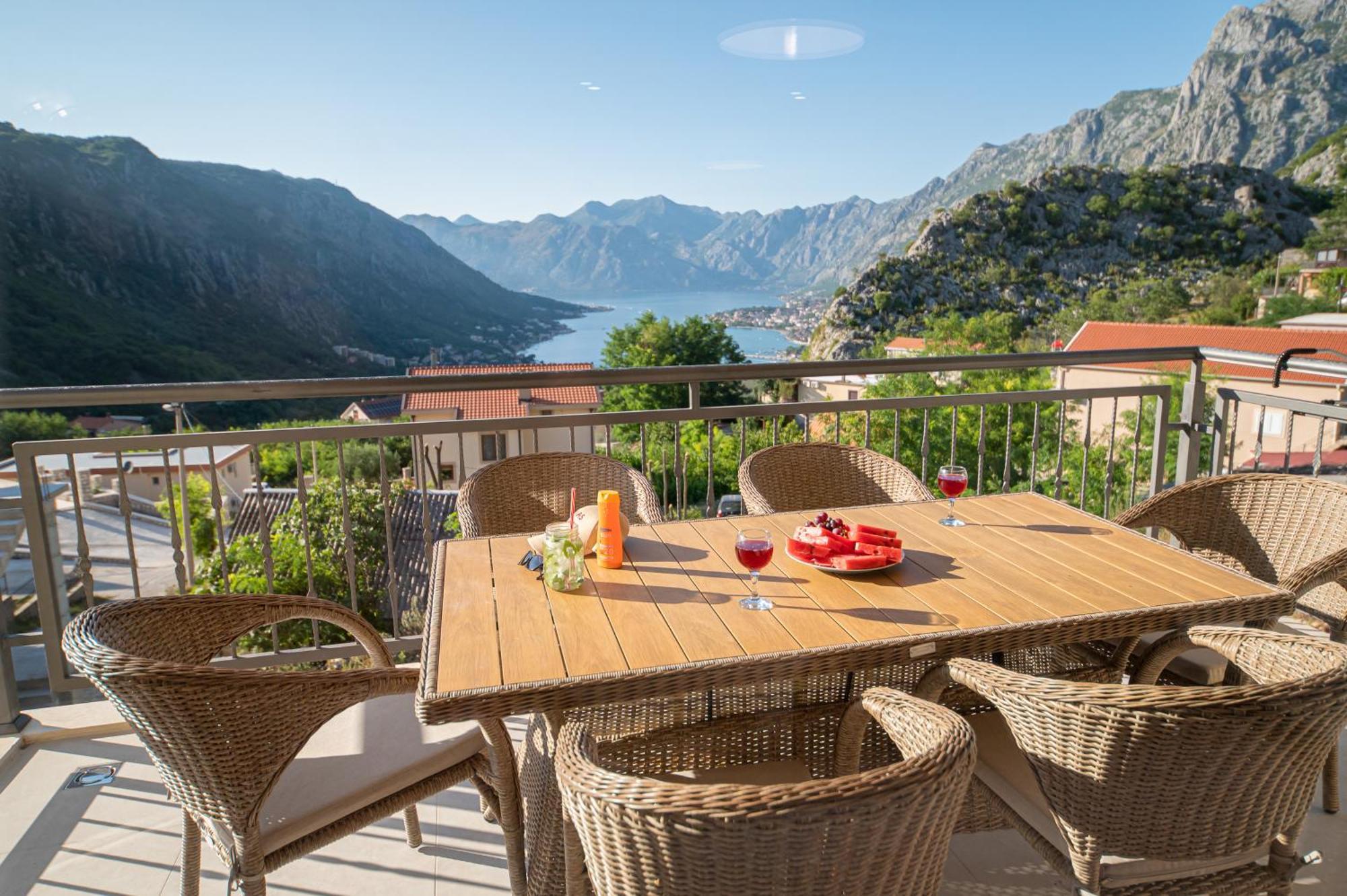 Red Hill Apartment Kotor Ngoại thất bức ảnh