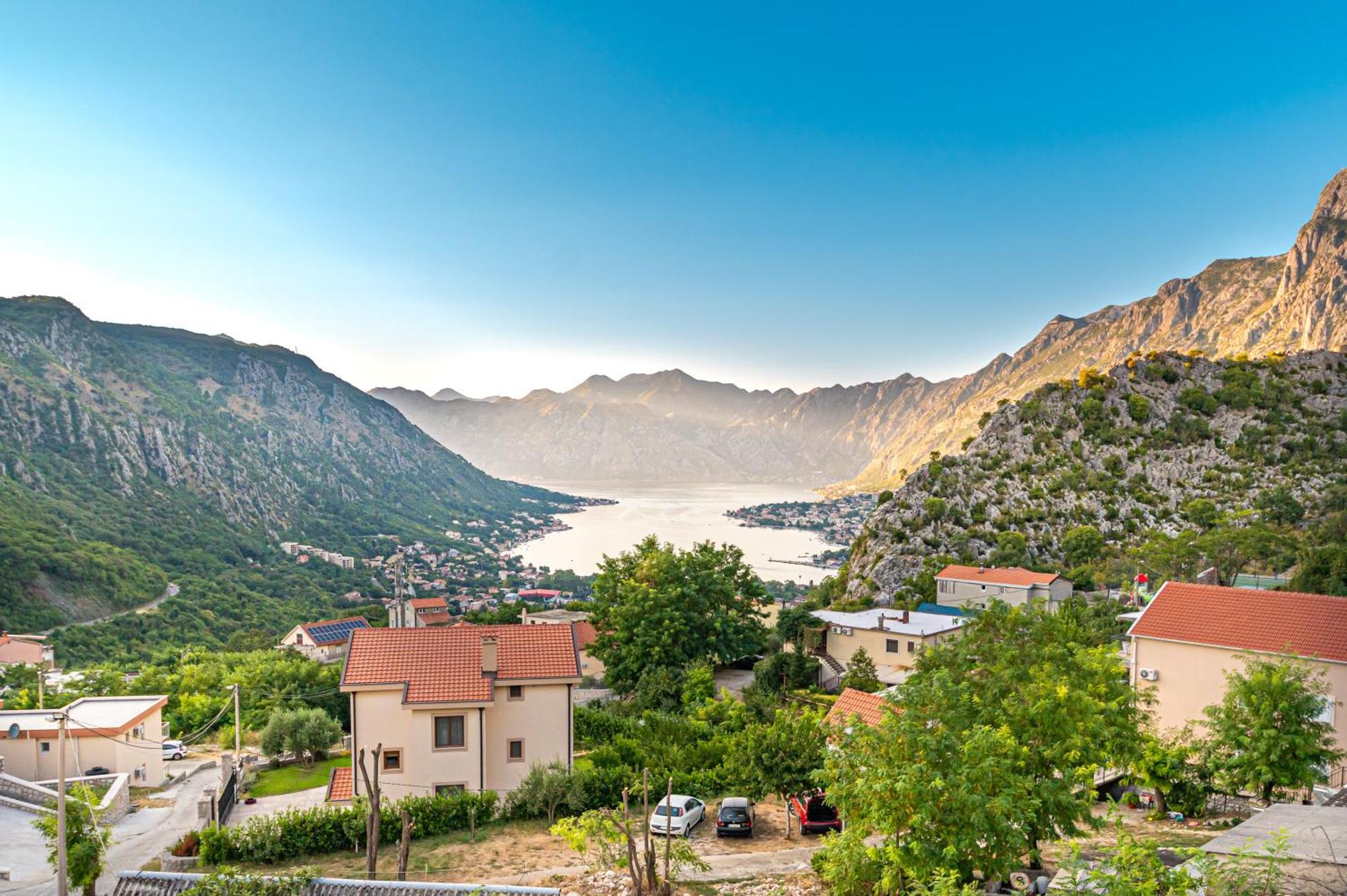 Red Hill Apartment Kotor Ngoại thất bức ảnh